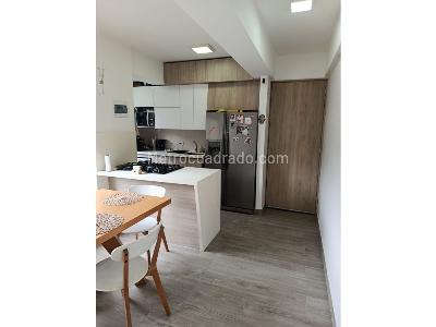 Apartamento de 2 alcobas en venta en Las Lomitas, Sabaneta, 66 m² · foto 3 de 11
