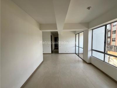 Apartamento de 3 alcobas en venta en Las Lomitas, Sabaneta, 66 m² · foto 3 de 20