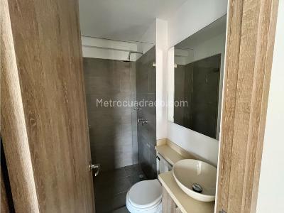 Apartamento de 3 alcobas en venta en Las Lomitas, Sabaneta, 66 m² · foto 10 de 20