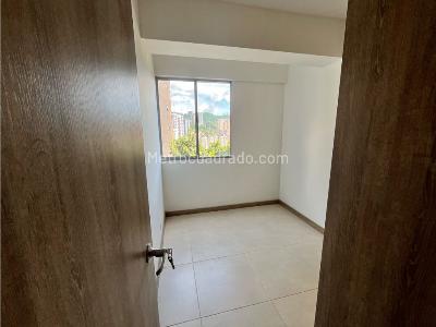 Apartamento de 3 alcobas en venta en Las Lomitas, Sabaneta, 66 m² · foto 12 de 20