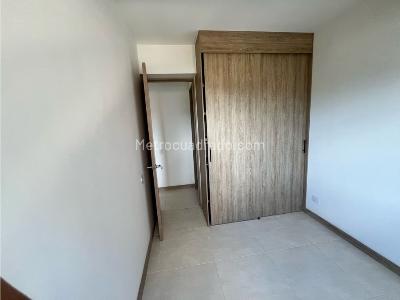 Apartamento de 3 alcobas en venta en Las Lomitas, Sabaneta, 66 m² · foto 14 de 20