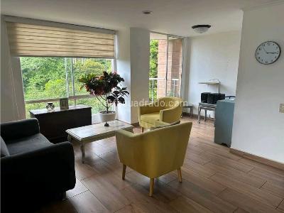Apartamento de 2 alcobas en venta en Los Balsos Poblado, Medellín, 76 m² · foto 3 de 17