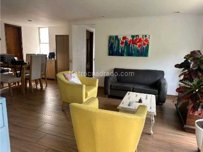 Apartamento de 2 alcobas en venta en Los Balsos Poblado, Medellín, 76 m² · foto 4 de 17