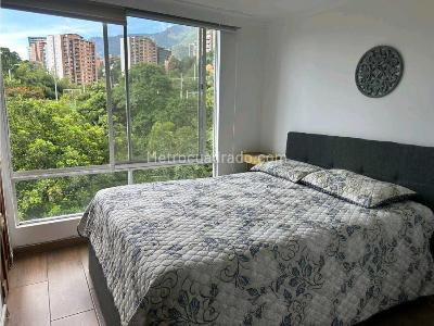 Apartamento de 2 alcobas en venta en Los Balsos Poblado, Medellín, 76 m² · foto 9 de 17