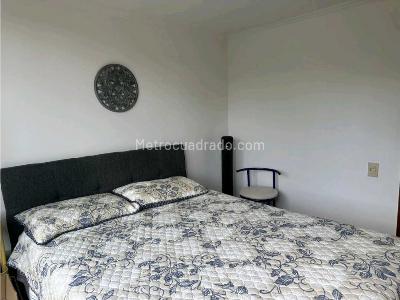Apartamento de 2 alcobas en venta en Los Balsos Poblado, Medellín, 76 m² · foto 10 de 17