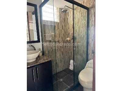 Apartamento de 2 alcobas en venta en Los Balsos Poblado, Medellín, 76 m² · foto 12 de 17