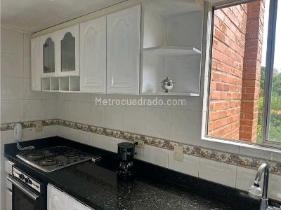 Apartamento de 2 alcobas en venta en Los Balsos Poblado, Medellín, 76 m² · foto 16 de 17