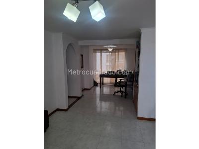 Apartamento de 3 alcobas en venta en Loma De Los Bernal, Medellín, 100 m² · foto 3 de 14