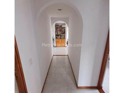 Apartamento de 3 alcobas en venta en Loma De Los Bernal, Medellín, 100 m² · foto 6 de 14