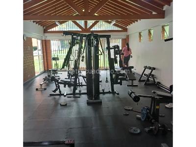 Apartamento de 3 alcobas en venta en Loma De Los Bernal, Medellín, 100 m² · foto 13 de 14