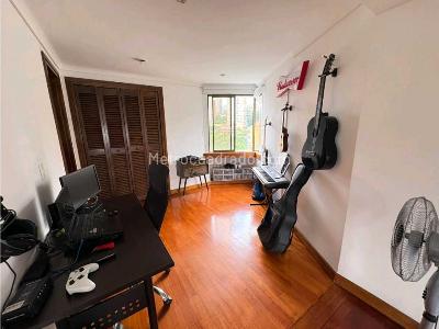 Apartamento en venta en San Lucas Poblado, Medellín · foto 18 de 20