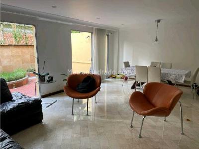 Casa de 5 alcobas en venta en Castropol Poblado, Medellín, 328 m² · foto 2 de 20