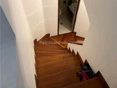 Casa de 5 alcobas en venta en Castropol Poblado, Medellín, 328 m² · foto 8 de 20