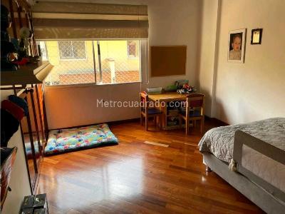 Casa de 5 alcobas en venta en Castropol Poblado, Medellín, 328 m² · foto 10 de 20