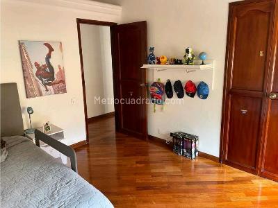 Casa de 5 alcobas en venta en Castropol Poblado, Medellín, 328 m² · foto 11 de 20