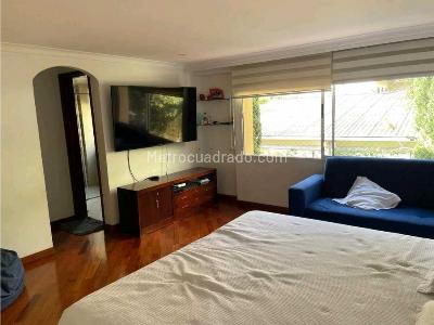 Casa de 5 alcobas en venta en Castropol Poblado, Medellín, 328 m² · foto 14 de 20