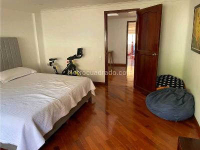 Casa de 5 alcobas en venta en Castropol Poblado, Medellín, 328 m² · foto 17 de 20