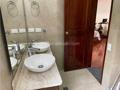 Casa de 5 alcobas en venta en Castropol Poblado, Medellín, 328 m² · foto 18 de 20