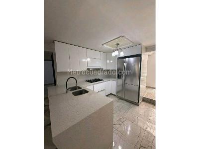 Casa de 3 alcobas en venta en La Floresta, Medellín, 114 m² · foto 3 de 10