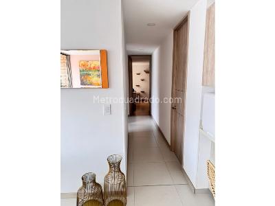 Apartamento de 3 alcobas en venta en San Jose, Sabaneta, 98 m² · foto 7 de 17