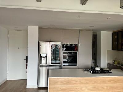 Apartamento de 2 alcobas en venta en El Poblado, Medellín, 144 m² · foto 3 de 20