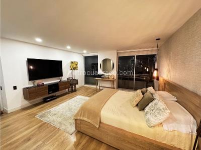Apartamento de 2 alcobas en venta en El Poblado, Medellín, 144 m² · foto 13 de 20