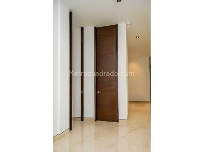 Apartamento de 4 alcobas en venta en Los Balsos Poblado, Medellín, 311 m² · foto 6 de 20