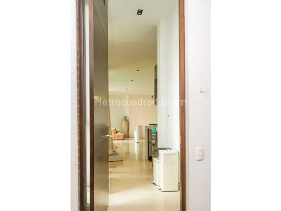 Apartamento de 4 alcobas en venta en Los Balsos Poblado, Medellín, 311 m² · foto 15 de 20