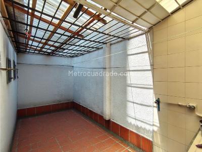 Casa de 5 alcobas en venta en Laureles, Medellín, 252 m² · foto 7 de 17