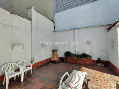 Casa de 5 alcobas en venta en Laureles, Medellín, 252 m² · foto 13 de 17