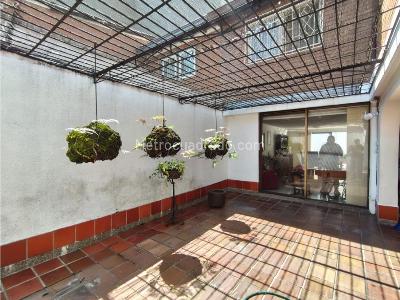 Casa de 5 alcobas en venta en Laureles, Medellín, 252 m² · foto 15 de 17