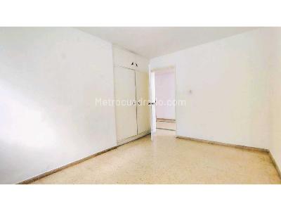 Casa de 5 alcobas en venta en La Almeria, Medellín, 185 m² · foto 6 de 20