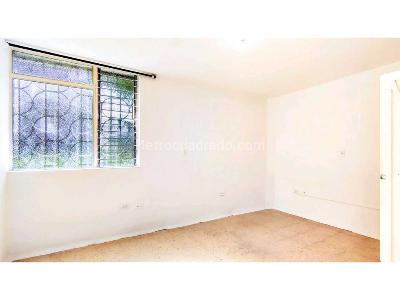Casa de 5 alcobas en venta en La Almeria, Medellín, 185 m² · foto 10 de 20