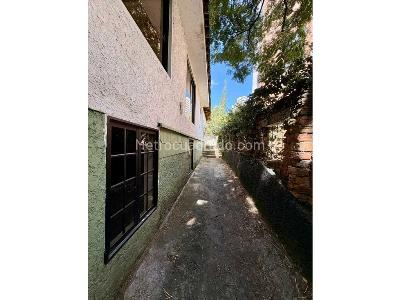 Casa de 5 alcobas en venta en Castropol Poblado, Medellín, 757 m² · foto 2 de 20