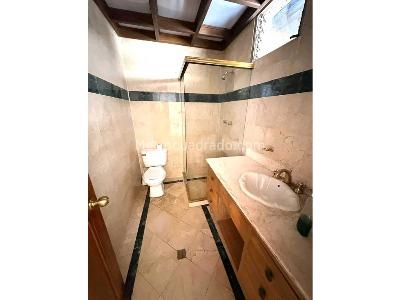 Casa de 5 alcobas en venta en Castropol Poblado, Medellín, 757 m² · foto 9 de 20