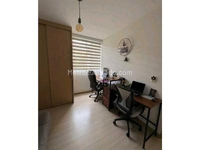 Apartamento de 3 alcobas en venta en Loma Del Chocho, Envigado, 98 m² · foto 5 de 14