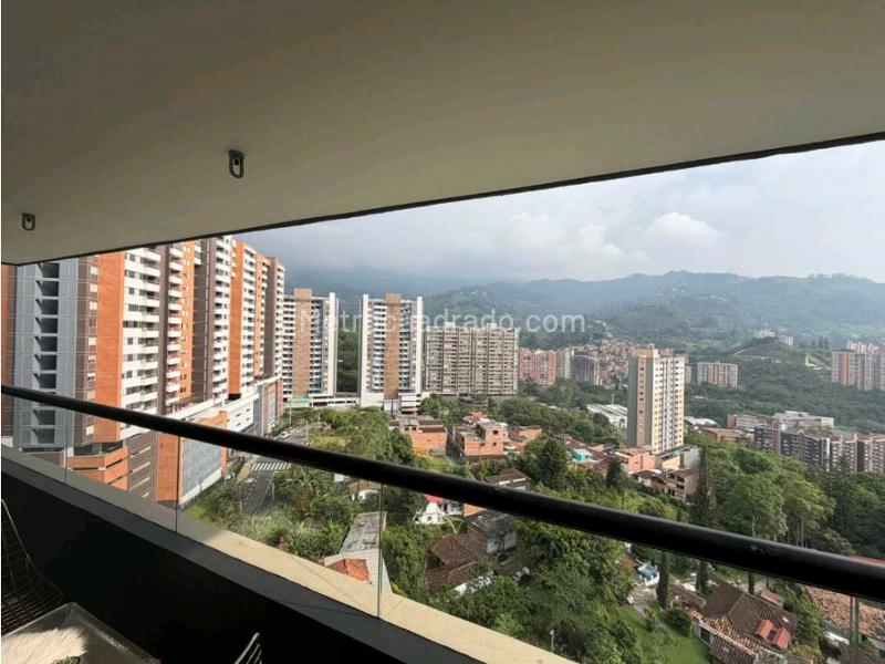 Piso – Envigado, barrio los naranjos, Valle de Aburrá - Más