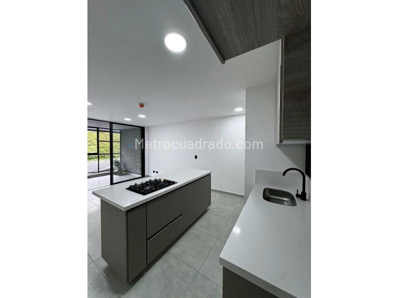 Piso – Envigado, barrio los naranjos, Valle de Aburrá - Más