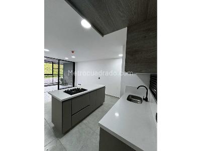 Apartamento en venta en Loma Del Escobero, Envigado · foto 4 de 20