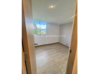 Apartamento de 2 alcobas en venta en Sabaneta, Sabaneta, 52 m² · foto 5 de 13