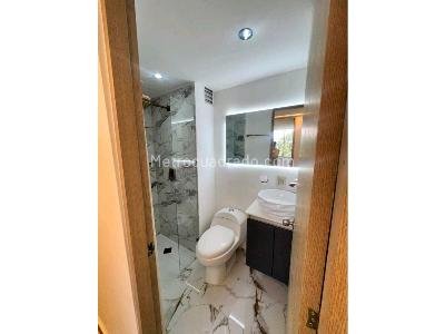 Apartamento de 2 alcobas en venta en Sabaneta, Sabaneta, 52 m² · foto 12 de 13