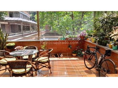 Apartamento de 2 alcobas en venta en Aguacatala El Poblado, Medellín, 90 m² · foto 2 de 20