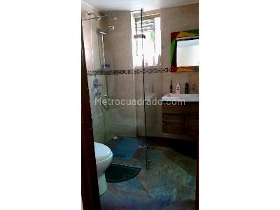 Apartamento de 2 alcobas en venta en Aguacatala El Poblado, Medellín, 90 m² · foto 8 de 20