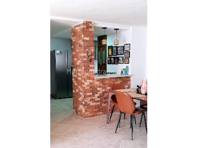Apartamento de 2 alcobas en venta en Aguacatala El Poblado, Medellín, 90 m² · foto 9 de 20