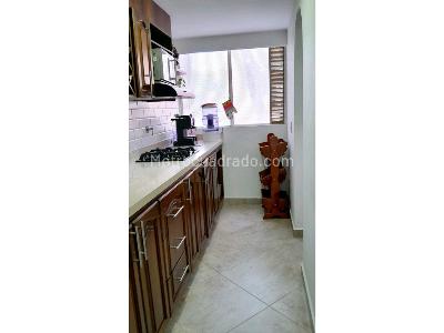 Apartamento de 2 alcobas en venta en Aguacatala El Poblado, Medellín, 90 m² · foto 11 de 20