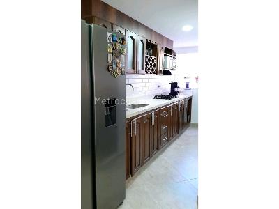 Apartamento de 2 alcobas en venta en Aguacatala El Poblado, Medellín, 90 m² · foto 12 de 20