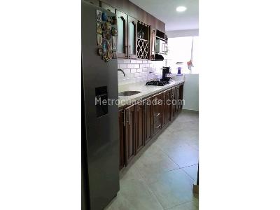 Apartamento de 2 alcobas en venta en Aguacatala El Poblado, Medellín, 90 m² · foto 13 de 20
