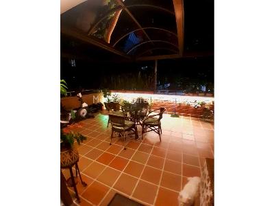 Apartamento de 2 alcobas en venta en Aguacatala El Poblado, Medellín, 90 m² · foto 19 de 20