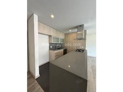 Apartamento de 2 alcobas en venta en El Poblado, Medellín, 108 m² · foto 3 de 20