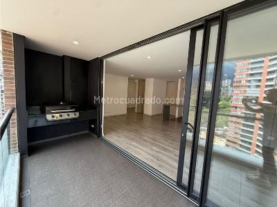 Apartamento de 2 alcobas en venta en El Poblado, Medellín, 108 m² · foto 5 de 20